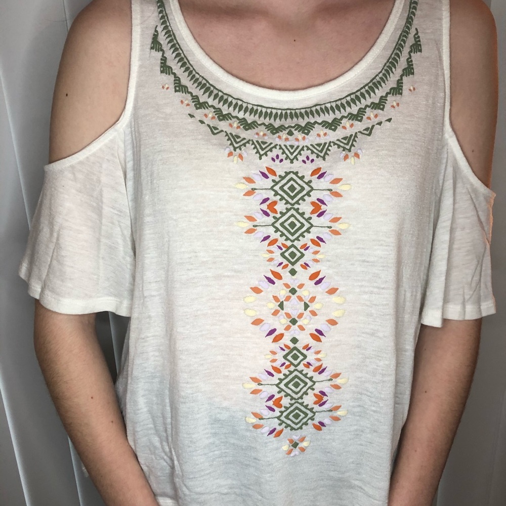 Open shoulder top